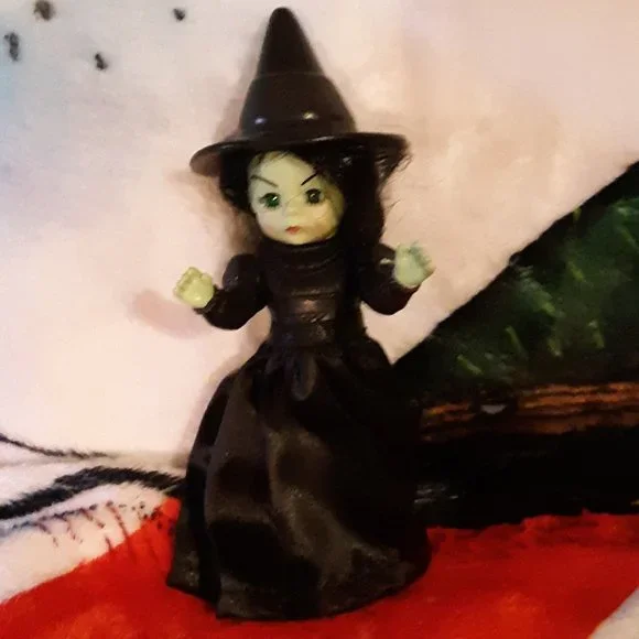 COPY - Wizard of Oz Madame Alexander McDonalds Wicked Witch West Pre-Owned - Picture 5 of 13